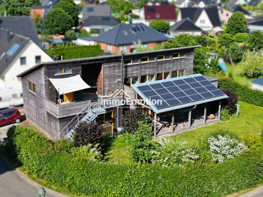 holzhaus-kaufen-in-lauenbrueck - Nichts von der Stange: Nachhaltiges 8-Zimmer-Holzhaus mit PV-Anlage, Pelletheizung und Ferienwohnung