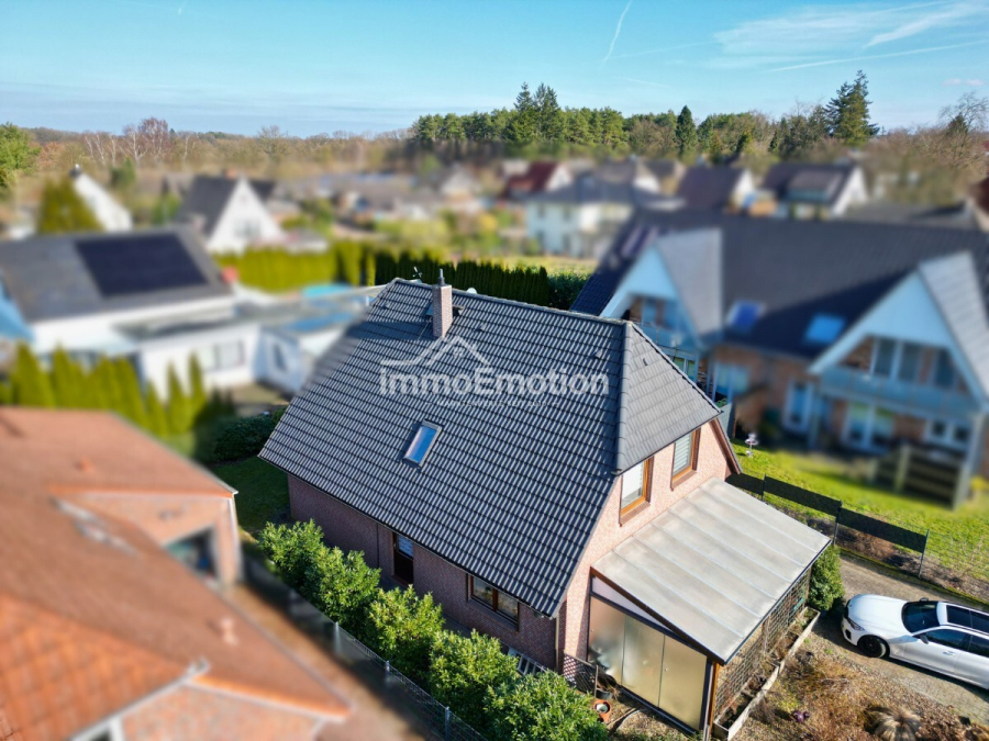 Seitenansicht - Familienfreundliches EFH in begehrter Lage von Rotenburg (Wümme) – 5 Zimmer, 2 Bäder, Teilkeller!
