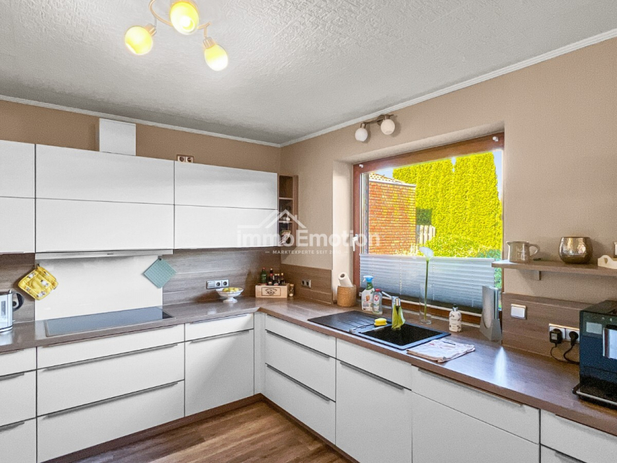 modernisierte-kueche-erdgeschoss - Familienfreundliches EFH in begehrter Lage von Rotenburg (Wümme) – 5 Zimmer, 2 Bäder, Teilkeller!